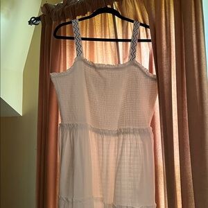 Draper James White Maxi Dress with Blue Embroidery
Never worn 2 side pockets